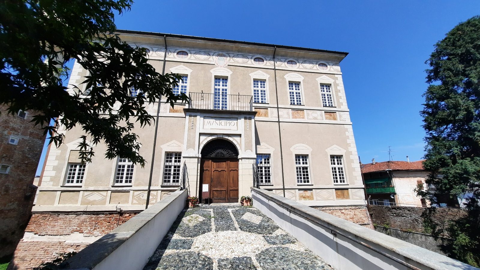 Luigi Carlo Farini's monument, City hall, Saluggia - 01.jpg
